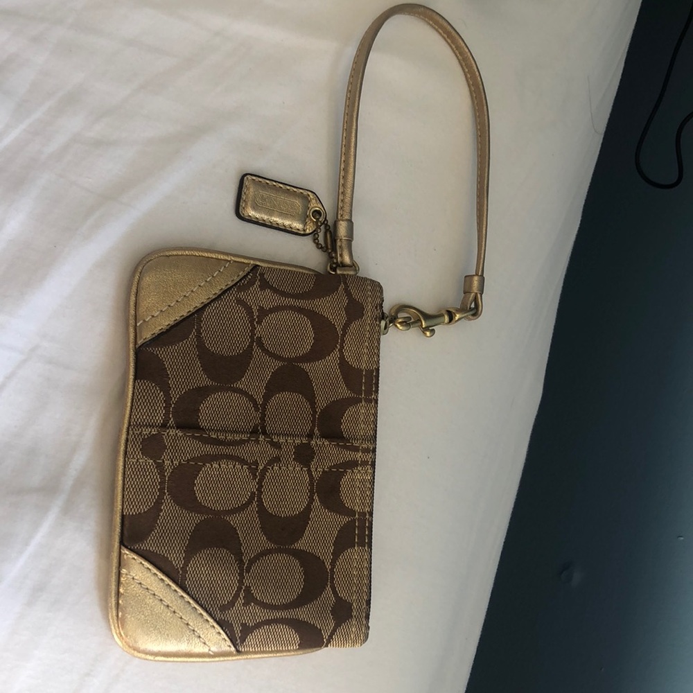 Coach accordion zip wallet
